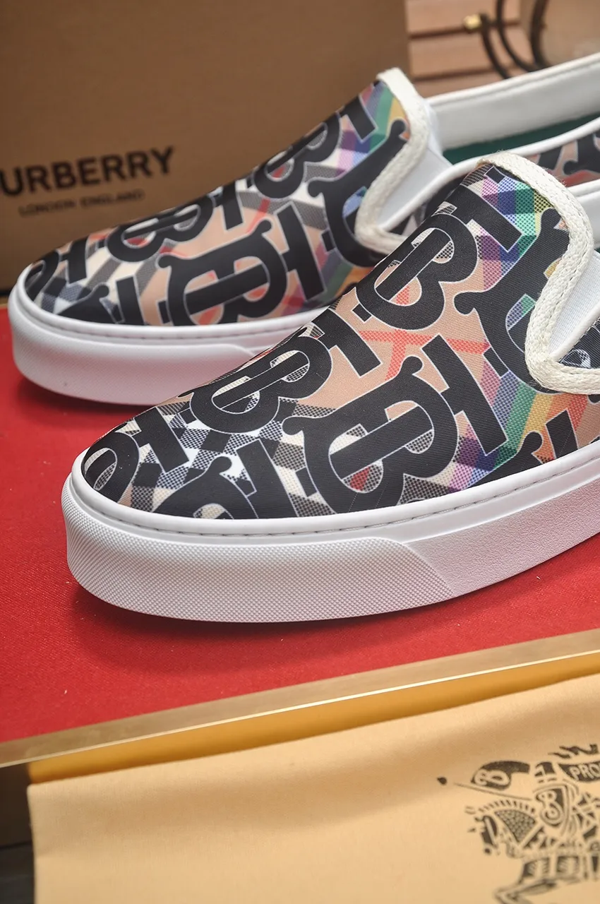 Men's shoes 💰400💶【Burberry】Classic low-top sneakers｜Imported cowhide with classic plaid fabric｜Sheepskin lining｜Original outsole｜Fine workmanship and comfortable to wear Size: 38-44 (customized at 45)